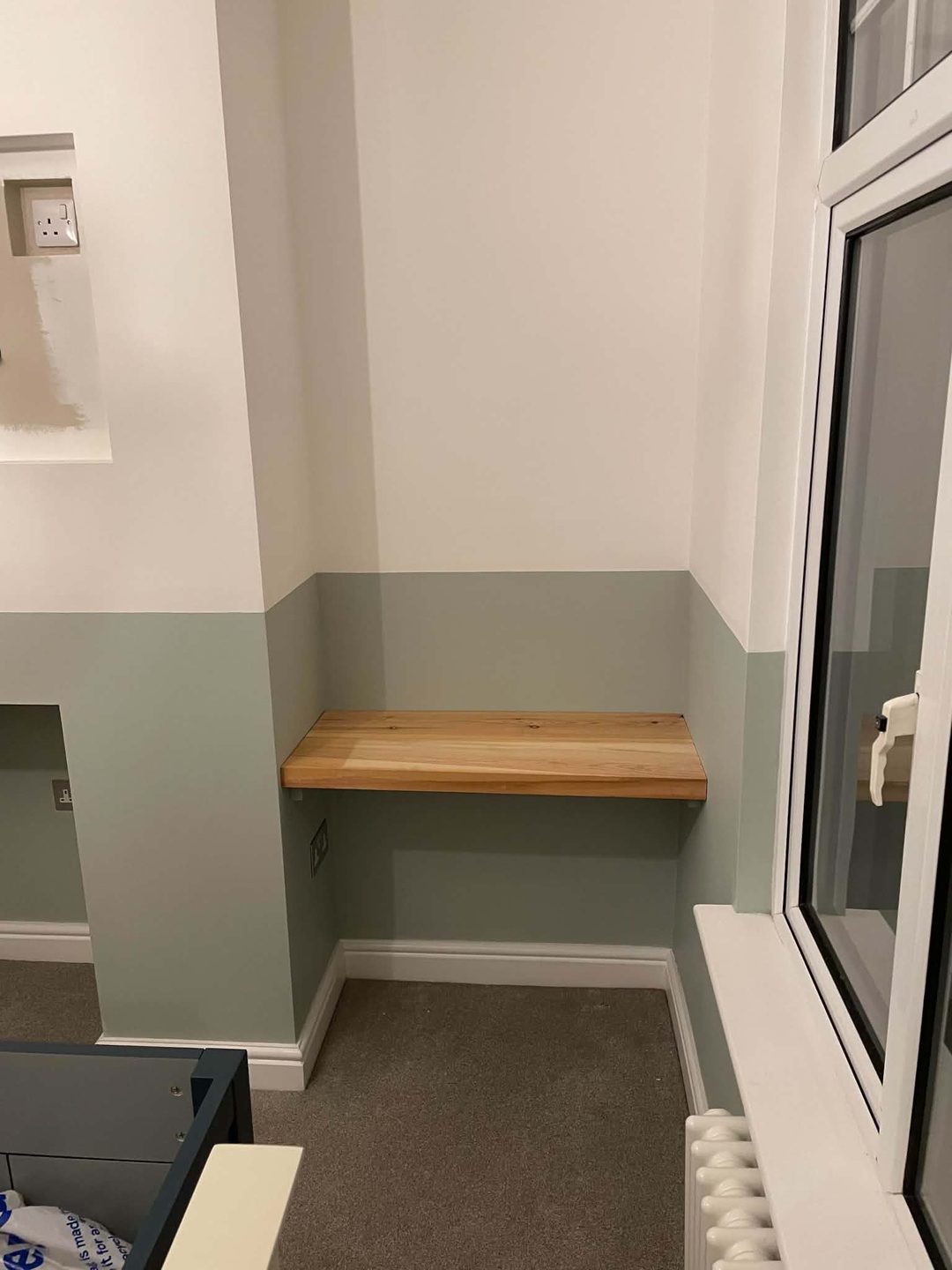 Oak Shelf Alcove